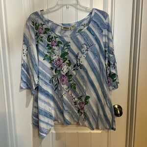 Collections Etc spring patterned tunic. Super cute and great condition size L